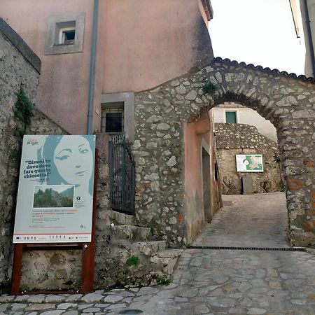 Il Borgo Dei Normanni Villa Colliano Luaran gambar