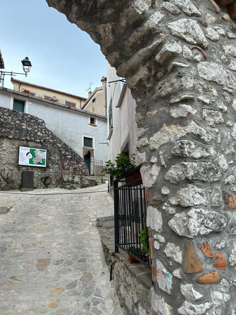 Il Borgo Dei Normanni Villa Colliano Luaran gambar