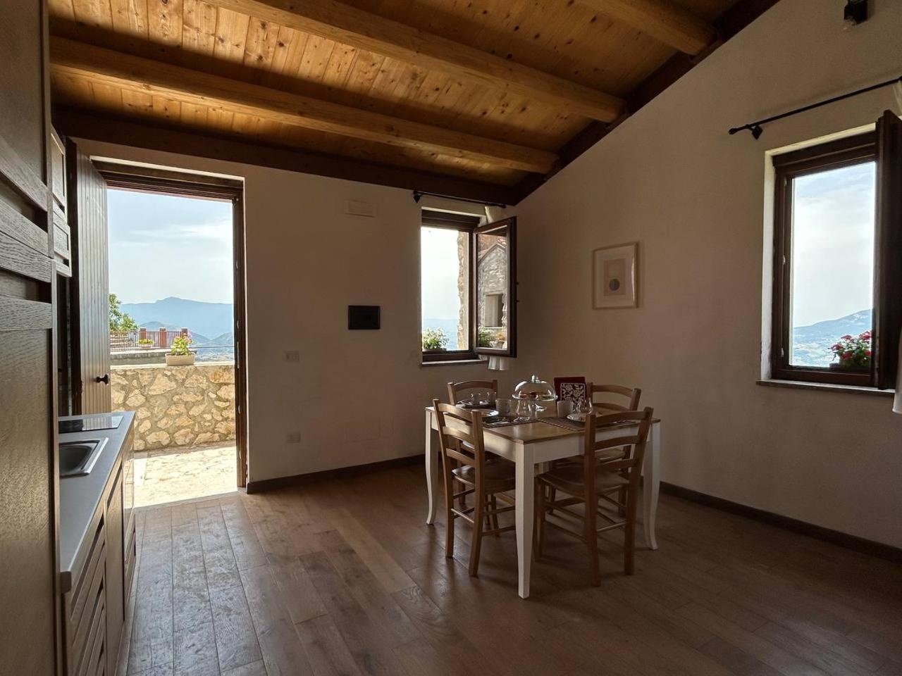 Il Borgo Dei Normanni Villa Colliano Luaran gambar