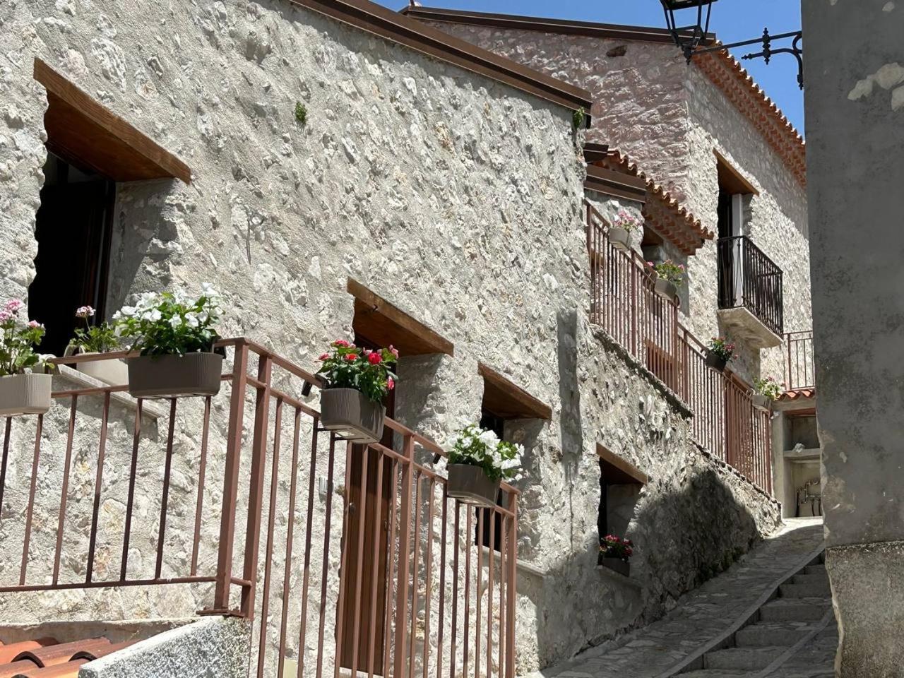Il Borgo Dei Normanni Villa Colliano Luaran gambar