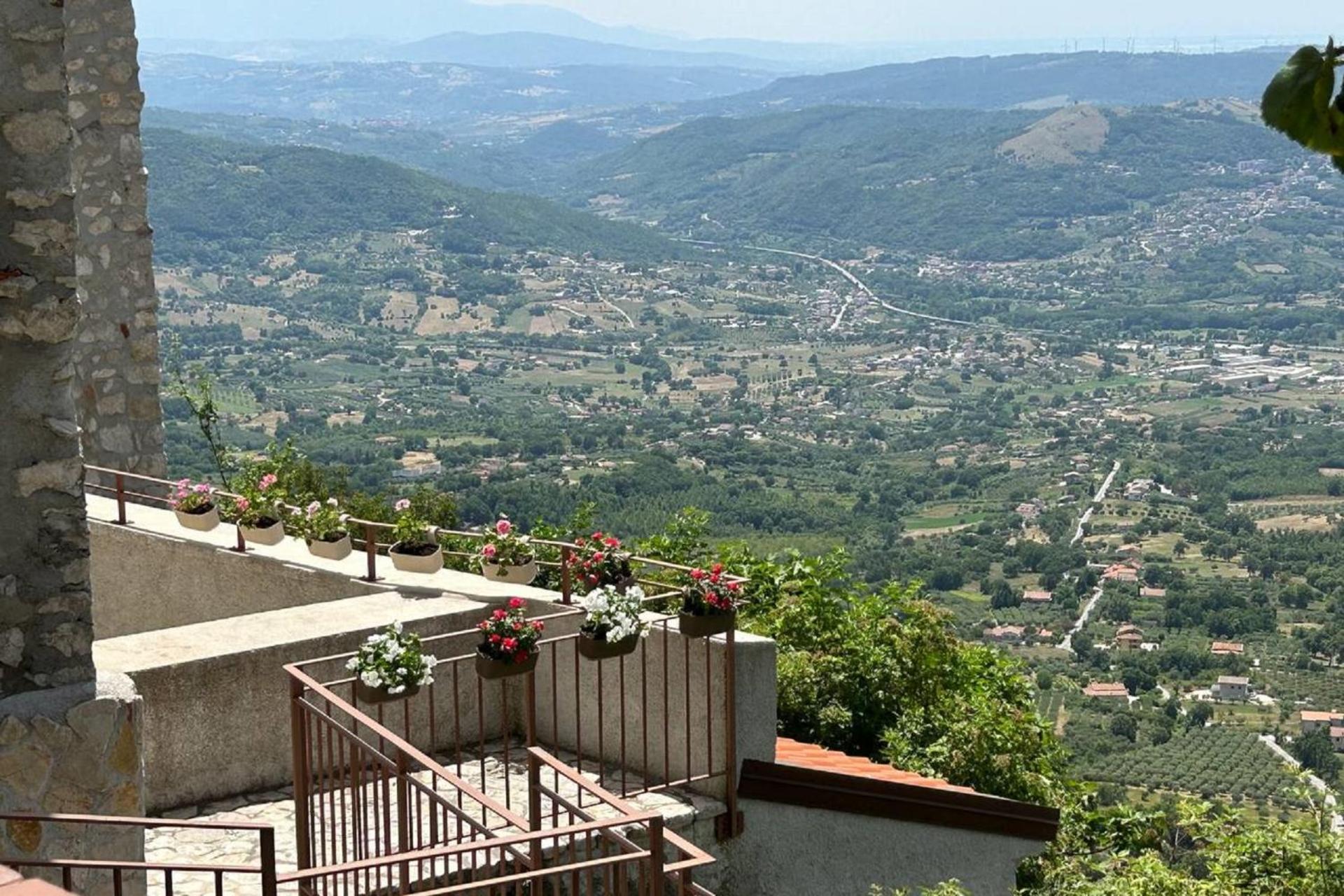 Il Borgo Dei Normanni Villa Colliano Luaran gambar